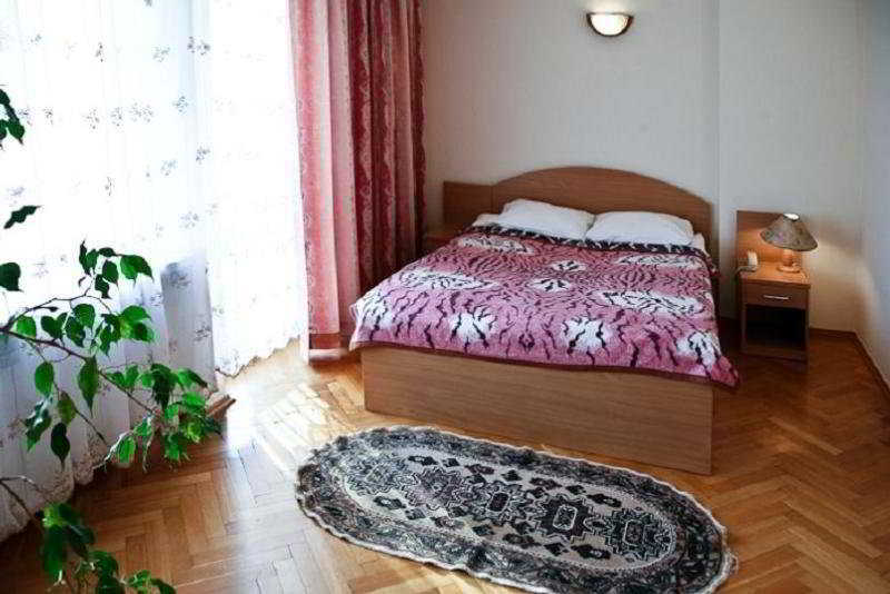 Perla Lesna Nadarzyn Bed and Breakfast Εξωτερικό φωτογραφία